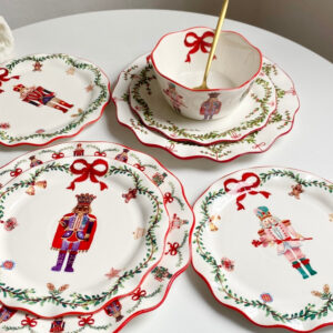 านเซรามิคลายตุ๊กตานัทแครกเกอร์คริสต์มาส แต่งขอบหยัก | The nutcracker ballet wavy collection